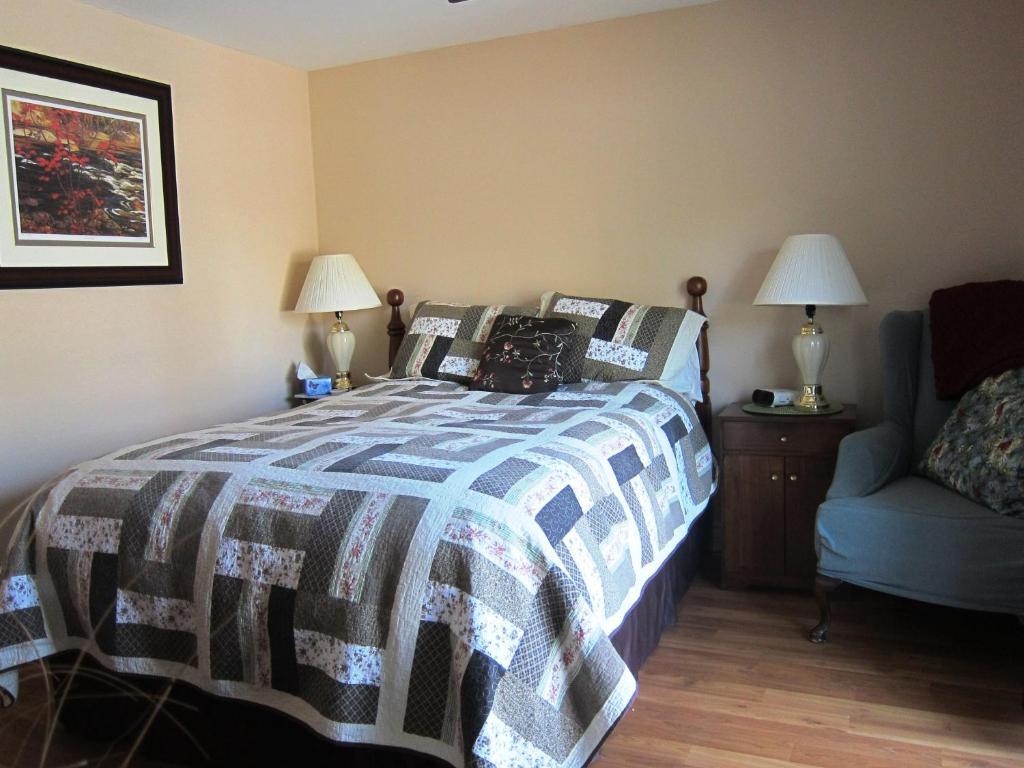 פיטרבורו Twin Pines Bed And Breakfast מראה חיצוני תמונה