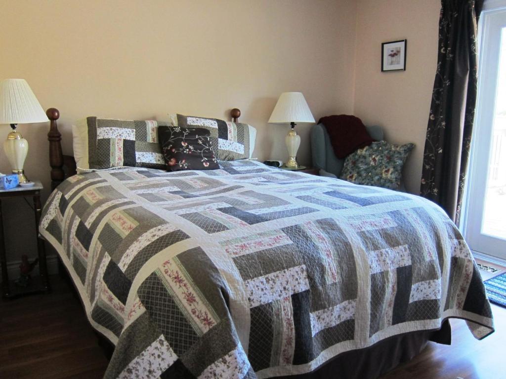 פיטרבורו Twin Pines Bed And Breakfast מראה חיצוני תמונה